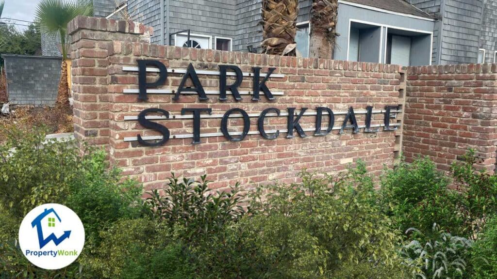 Signage at the entrance to the Park Stockdale neighborhood in Bakersfield.